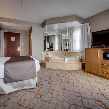 Monte Carlo Inn Vaughan Suites Εξωτερικό φωτογραφία
