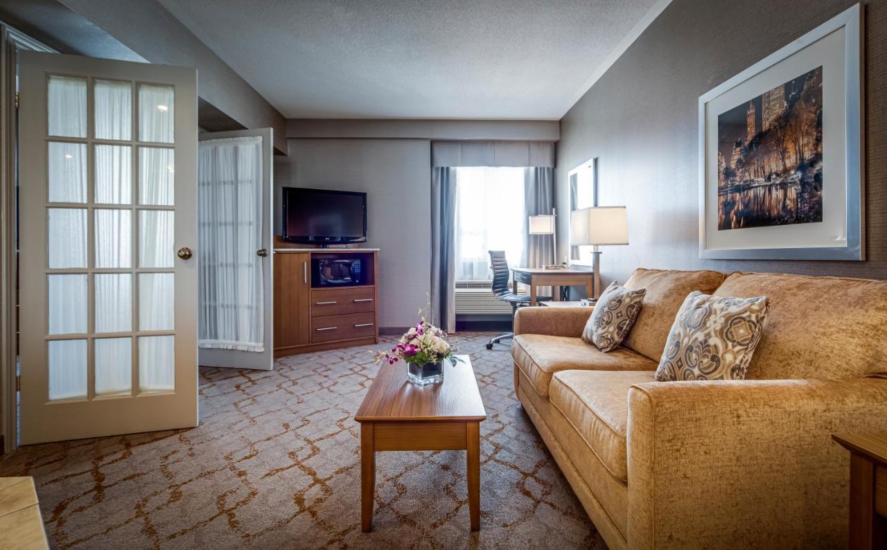Monte Carlo Inn Vaughan Suites Εξωτερικό φωτογραφία
