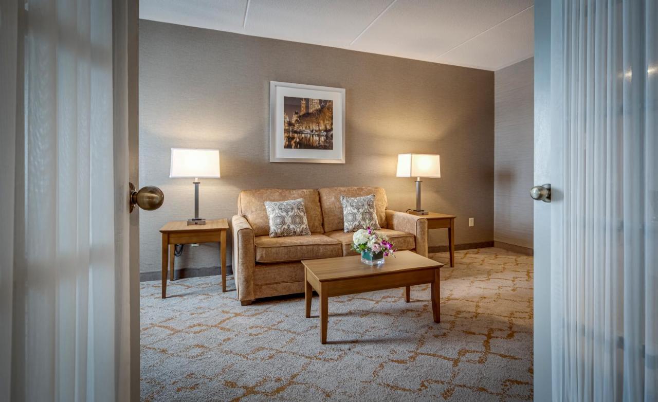 Monte Carlo Inn Vaughan Suites Εξωτερικό φωτογραφία