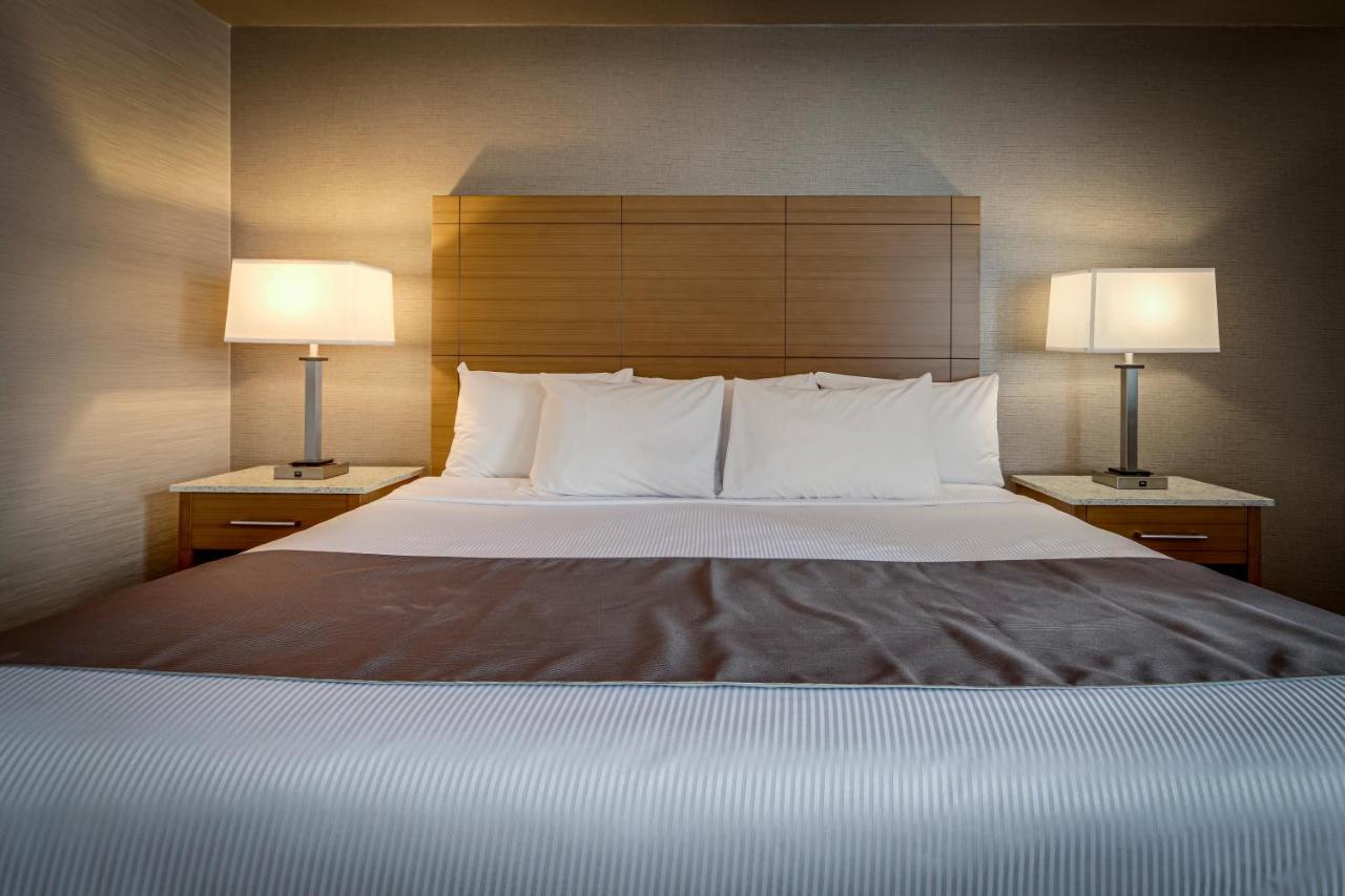 Monte Carlo Inn Vaughan Suites Εξωτερικό φωτογραφία