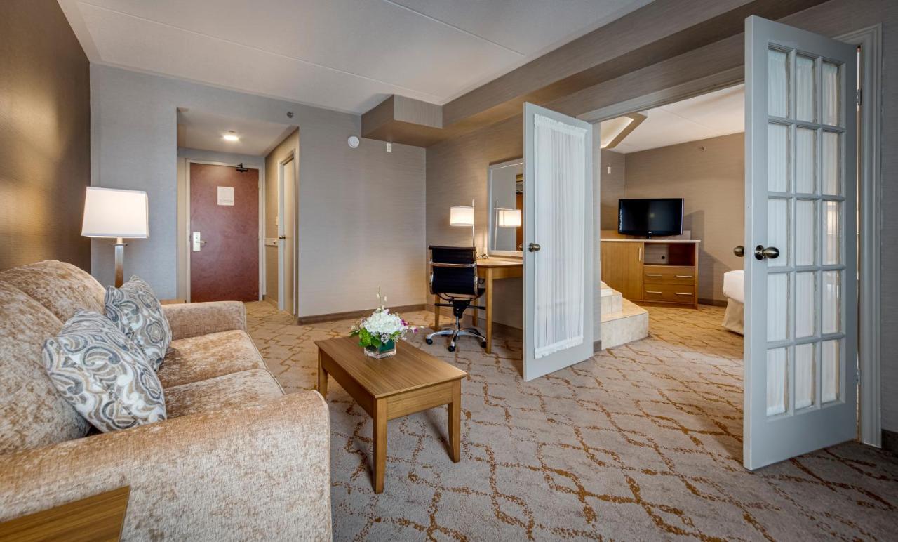 Monte Carlo Inn Vaughan Suites Εξωτερικό φωτογραφία
